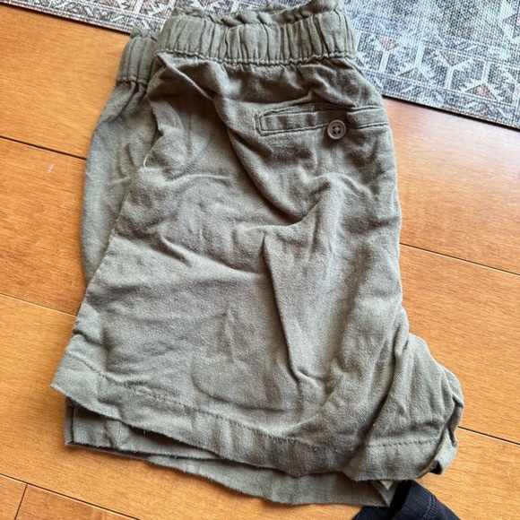 Urban Planet Green Elastic Waist Shorts - Picture 3 of 3